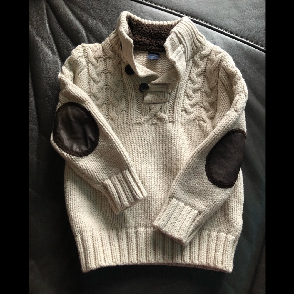 Gap sweater